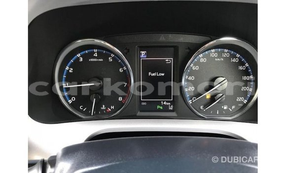 Acheter Import Voiture Toyota 4Runner Blanc à Import - Dubai, Grande Comore Acheter Import Voiture Toyota 4Runner Blanc à Import - Dubai, Grande Comore