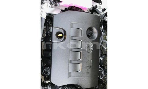 Acheter Import Voiture Toyota 4Runner Blanc à Import - Dubai, Grande Comore Acheter Import Voiture Toyota 4Runner Blanc à Import - Dubai, Grande Comore