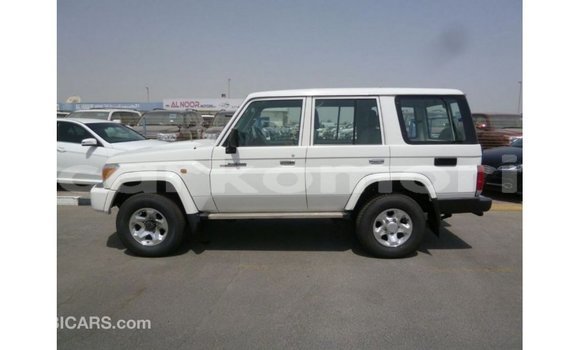 Buy Import Toyota Land Cruiser White Car in Import - Dubai in Great Comore Buy Import Toyota Land Cruiser White Car in Import - Dubai in Great Comore