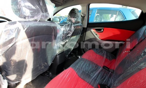 Acheter Import Voiture Hyundai Elantra Rouge à Import - Dubai, Grande Comore Acheter Import Voiture Hyundai Elantra Rouge à Import - Dubai, Grande Comore