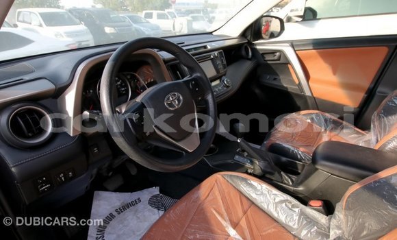 Acheter Import Voiture Toyota RAV4 Noir à Import - Dubai, Grande Comore Acheter Import Voiture Toyota RAV4 Noir à Import - Dubai, Grande Comore