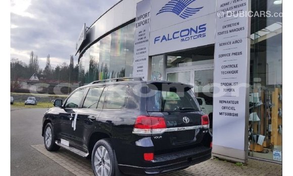 Acheter Import Voiture Toyota Land Cruiser Noir à Import - Dubai, Grande Comore Acheter Import Voiture Toyota Land Cruiser Noir à Import - Dubai, Grande Comore