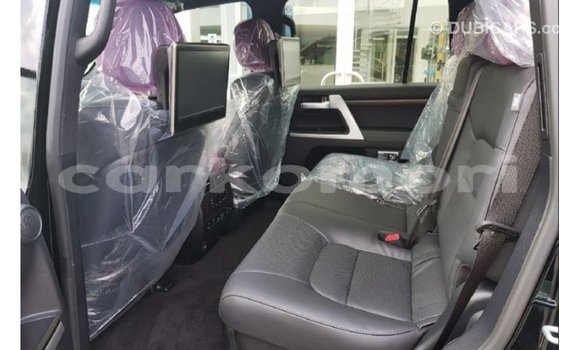 Acheter Import Voiture Toyota Land Cruiser Noir à Import - Dubai, Grande Comore Acheter Import Voiture Toyota Land Cruiser Noir à Import - Dubai, Grande Comore