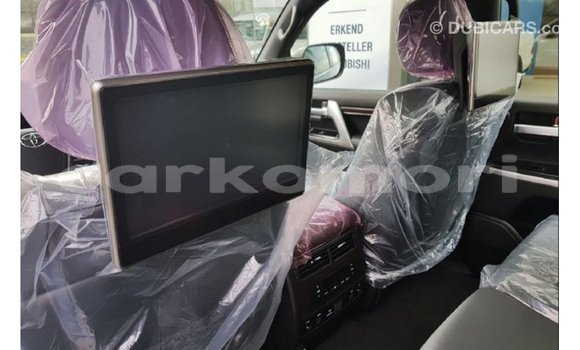 Acheter Import Voiture Toyota Land Cruiser Noir à Import - Dubai, Grande Comore Acheter Import Voiture Toyota Land Cruiser Noir à Import - Dubai, Grande Comore