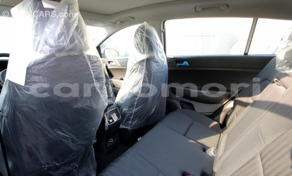 Acheter Import Voiture Kia Sportage Blanc à Import - Dubai, Grande Comore Acheter Import Voiture Kia Sportage Blanc à Import - Dubai, Grande Comore