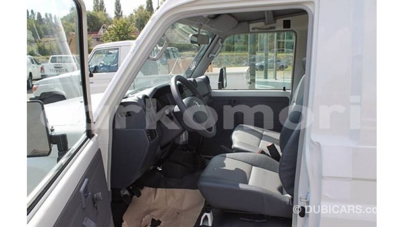 Big with watermark toyota land cruiser grande comore import dubai 2576