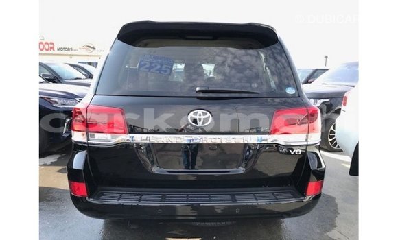 Acheter Import Voiture Toyota Land Cruiser Noir à Import - Dubai, Grande Comore Acheter Import Voiture Toyota Land Cruiser Noir à Import - Dubai, Grande Comore