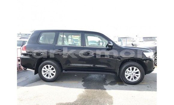 Acheter Import Voiture Toyota Land Cruiser Noir à Import - Dubai, Grande Comore Acheter Import Voiture Toyota Land Cruiser Noir à Import - Dubai, Grande Comore