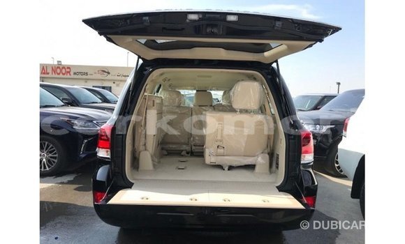 Acheter Import Voiture Toyota Land Cruiser Noir à Import - Dubai, Grande Comore Acheter Import Voiture Toyota Land Cruiser Noir à Import - Dubai, Grande Comore