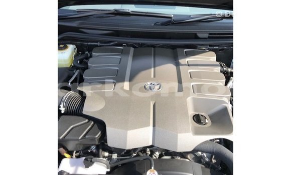 Acheter Import Voiture Toyota Land Cruiser Noir à Import - Dubai, Grande Comore Acheter Import Voiture Toyota Land Cruiser Noir à Import - Dubai, Grande Comore