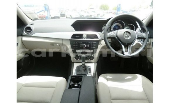 Buy Import Mercedes-Benz 190 Black Car in Import - Dubai in Great Comore Buy Import Mercedes-Benz 190 Black Car in Import - Dubai in Great Comore