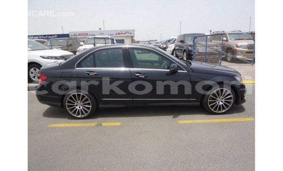 Buy Import Mercedes-Benz 190 Black Car in Import - Dubai in Great Comore Buy Import Mercedes-Benz 190 Black Car in Import - Dubai in Great Comore