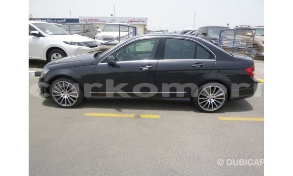 Buy Import Mercedes-Benz 190 Black Car in Import - Dubai in Great Comore Buy Import Mercedes-Benz 190 Black Car in Import - Dubai in Great Comore