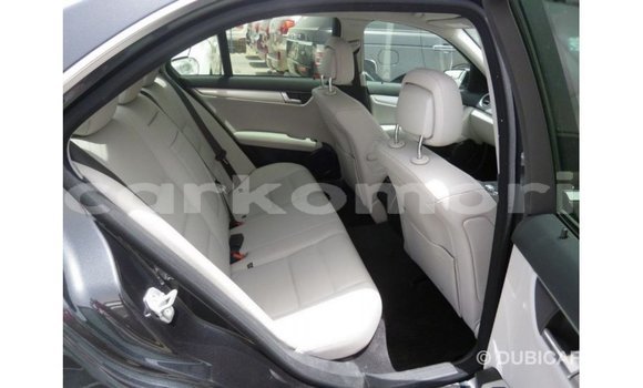 Buy Import Mercedes-Benz 190 Black Car in Import - Dubai in Great Comore Buy Import Mercedes-Benz 190 Black Car in Import - Dubai in Great Comore