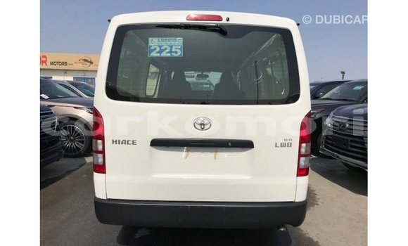 Acheter Import Voiture Toyota Hiace Blanc à Import - Dubai, Grande Comore Acheter Import Voiture Toyota Hiace Blanc à Import - Dubai, Grande Comore