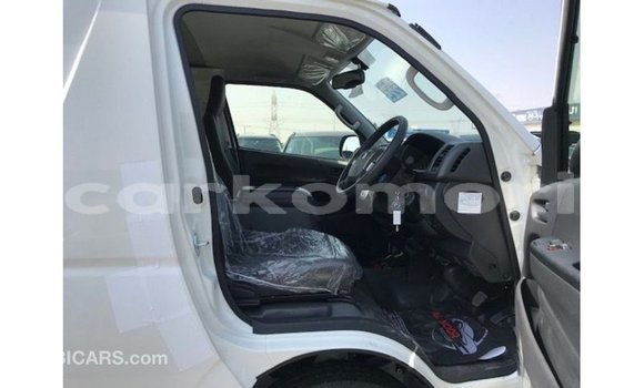 Acheter Import Voiture Toyota Hiace Blanc à Import - Dubai, Grande Comore Acheter Import Voiture Toyota Hiace Blanc à Import - Dubai, Grande Comore