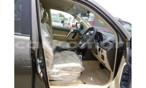 Acheter Import Voiture Toyota Prado Marron à Import - Dubai, Grande Comore Acheter Import Voiture Toyota Prado Marron à Import - Dubai, Grande Comore