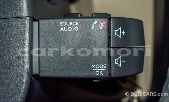 Acheter Import Voiture Renault Duster Blanc à Import - Dubai, Grande Comore Acheter Import Voiture Renault Duster Blanc à Import - Dubai, Grande Comore