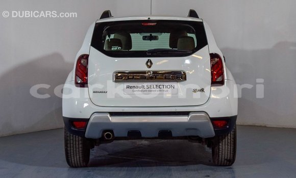 Acheter Import Voiture Renault Duster Blanc à Import - Dubai, Grande Comore Acheter Import Voiture Renault Duster Blanc à Import - Dubai, Grande Comore