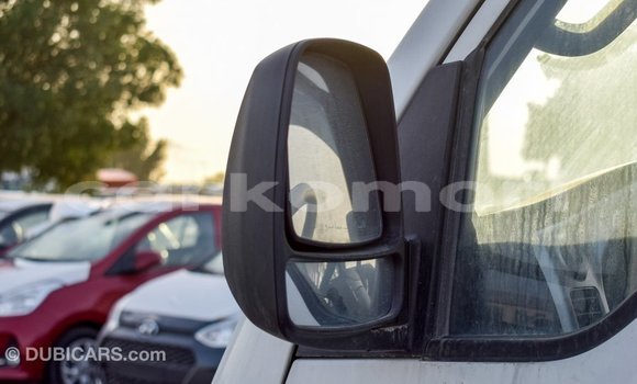 Buy Import Kia Carens White Car in Import - Dubai in Great Comore Buy Import Kia Carens White Car in Import - Dubai in Great Comore