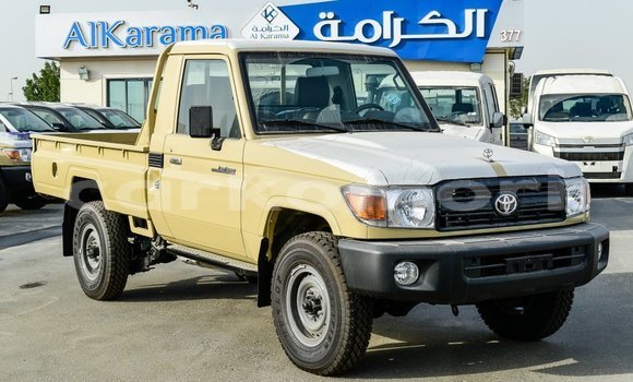 Acheter Import Voiture Toyota Land Cruiser Beige à Import - Dubai, Grande Comore Acheter Import Voiture Toyota Land Cruiser Beige à Import - Dubai, Grande Comore