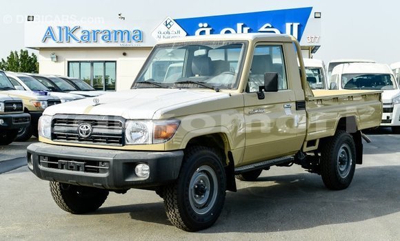 Acheter Import Voiture Toyota Land Cruiser Beige à Import - Dubai, Grande Comore Acheter Import Voiture Toyota Land Cruiser Beige à Import - Dubai, Grande Comore
