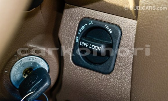 Acheter Import Voiture Toyota Land Cruiser Beige à Import - Dubai, Grande Comore Acheter Import Voiture Toyota Land Cruiser Beige à Import - Dubai, Grande Comore