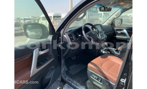 Buy Import Toyota Land Cruiser Black Car in Import - Dubai in Great Comore Buy Import Toyota Land Cruiser Black Car in Import - Dubai in Great Comore