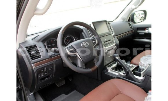 Buy Import Toyota Land Cruiser Black Car in Import - Dubai in Great Comore Buy Import Toyota Land Cruiser Black Car in Import - Dubai in Great Comore