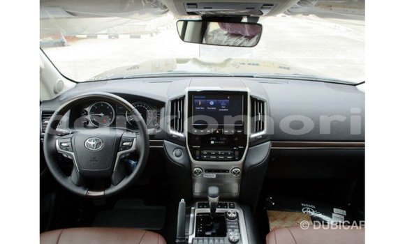 Buy Import Toyota Land Cruiser Black Car in Import - Dubai in Great Comore Buy Import Toyota Land Cruiser Black Car in Import - Dubai in Great Comore