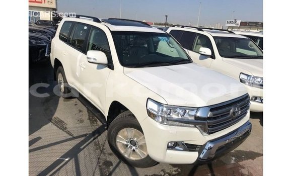 Buy Import Toyota Land Cruiser White Car in Import - Dubai in Great Comore Buy Import Toyota Land Cruiser White Car in Import - Dubai in Great Comore