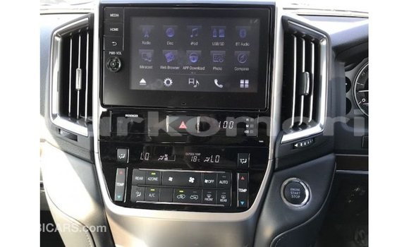 Buy Import Toyota Land Cruiser White Car in Import - Dubai in Great Comore Buy Import Toyota Land Cruiser White Car in Import - Dubai in Great Comore