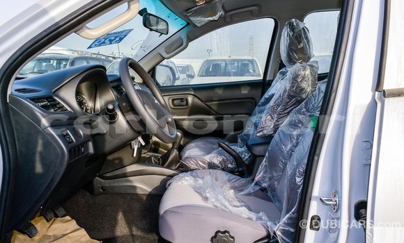 Acheter Import Voiture Mitsubishi L200 Blanc à Import - Dubai, Grande Comore Acheter Import Voiture Mitsubishi L200 Blanc à Import - Dubai, Grande Comore