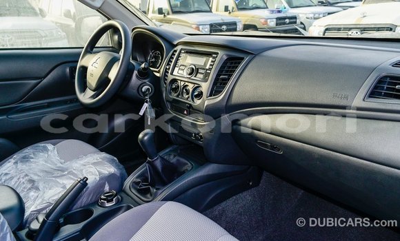 Acheter Import Voiture Mitsubishi L200 Blanc à Import - Dubai, Grande Comore Acheter Import Voiture Mitsubishi L200 Blanc à Import - Dubai, Grande Comore