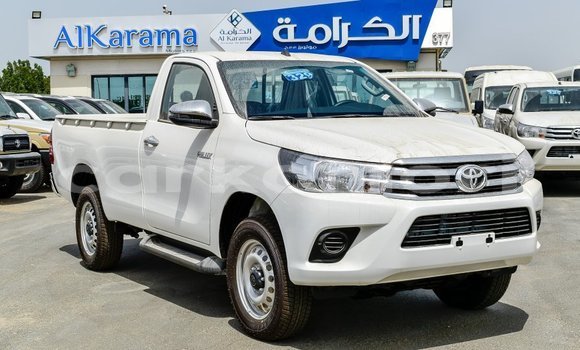 Acheter Import Voiture Toyota Hilux Blanc à Import - Dubai, Grande Comore Acheter Import Voiture Toyota Hilux Blanc à Import - Dubai, Grande Comore
