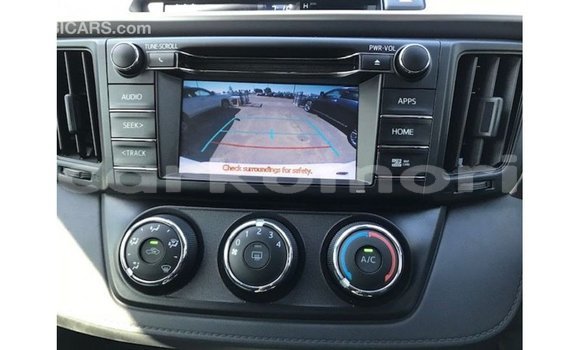 Acheter Import Voiture Toyota 4Runner Blanc à Import - Dubai, Grande Comore Acheter Import Voiture Toyota 4Runner Blanc à Import - Dubai, Grande Comore