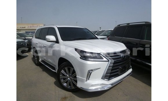 Acheter Import Voiture Lexus LX Blanc à Import - Dubai, Grande Comore Acheter Import Voiture Lexus LX Blanc à Import - Dubai, Grande Comore