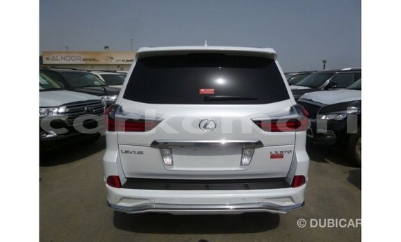 Acheter Import Voiture Lexus LX Blanc à Import - Dubai, Grande Comore Acheter Import Voiture Lexus LX Blanc à Import - Dubai, Grande Comore