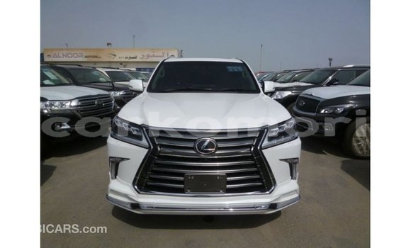 Acheter Import Voiture Lexus LX Blanc à Import - Dubai, Grande Comore Acheter Import Voiture Lexus LX Blanc à Import - Dubai, Grande Comore
