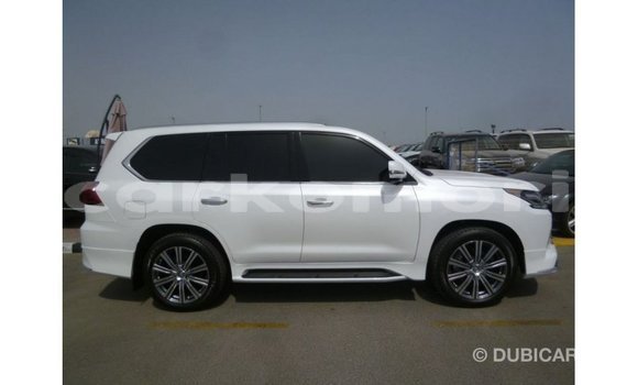 Acheter Import Voiture Lexus LX Blanc à Import - Dubai, Grande Comore Acheter Import Voiture Lexus LX Blanc à Import - Dubai, Grande Comore
