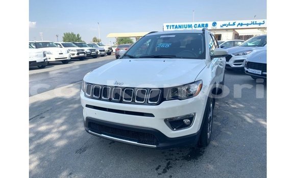 Acheter Import Voiture Jeep Compass Blanc à Import - Dubai, Grande Comore