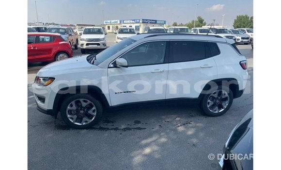 Acheter Import Voiture Jeep Compass Blanc à Import - Dubai, Grande Comore Acheter Import Voiture Jeep Compass Blanc à Import - Dubai, Grande Comore
