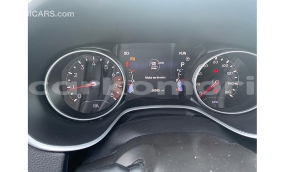 Acheter Import Voiture Jeep Compass Blanc à Import - Dubai, Grande Comore Acheter Import Voiture Jeep Compass Blanc à Import - Dubai, Grande Comore