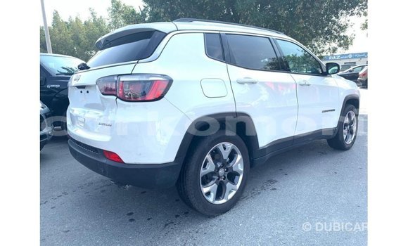 Acheter Import Voiture Jeep Compass Blanc à Import - Dubai, Grande Comore Acheter Import Voiture Jeep Compass Blanc à Import - Dubai, Grande Comore