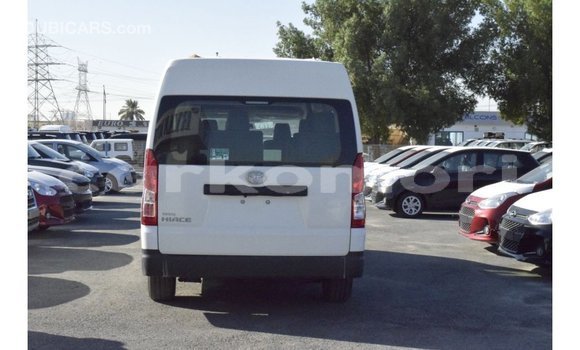Buy Import Toyota Hiace White Car in Import - Dubai in Great Comore Buy Import Toyota Hiace White Car in Import - Dubai in Great Comore