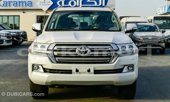 Acheter Import Voiture Toyota Land Cruiser Blanc à Import - Dubai, Grande Comore Acheter Import Voiture Toyota Land Cruiser Blanc à Import - Dubai, Grande Comore