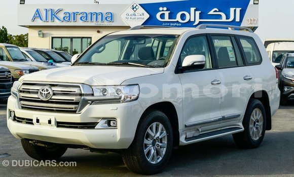 Acheter Import Voiture Toyota Land Cruiser Blanc à Import - Dubai, Grande Comore Acheter Import Voiture Toyota Land Cruiser Blanc à Import - Dubai, Grande Comore