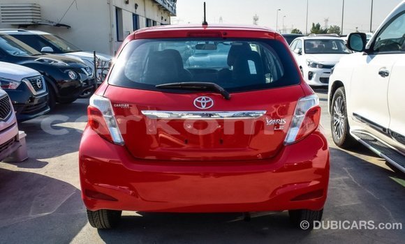 Acheter Import Voiture Toyota Yaris Rouge à Import - Dubai, Grande Comore Acheter Import Voiture Toyota Yaris Rouge à Import - Dubai, Grande Comore