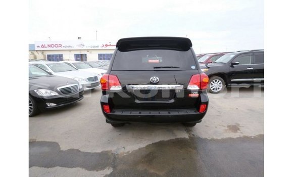Buy Import Toyota Land Cruiser Black Car in Import - Dubai in Great Comore Buy Import Toyota Land Cruiser Black Car in Import - Dubai in Great Comore