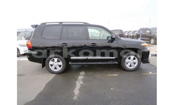Buy Import Toyota Land Cruiser Black Car in Import - Dubai in Great Comore Buy Import Toyota Land Cruiser Black Car in Import - Dubai in Great Comore